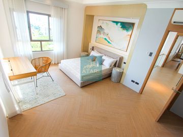 Bi-level 3 Bedroom Penthouse For Sale in Movenpick: Luxury Seafront Living