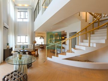 Bi-level 3 Bedroom Penthouse For Sale in Movenpick: Luxury Seafront Living