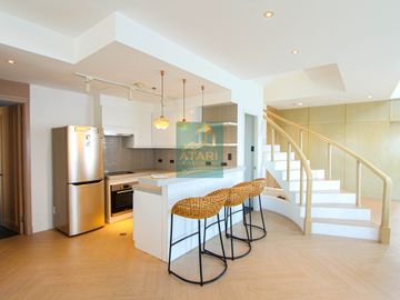 Bi-level 3 Bedroom Penthouse For Sale in Movenpick: Luxury Seafront Living