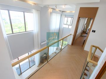 Bi-level 3 Bedroom Penthouse For Sale in Movenpick: Luxury Seafront Living