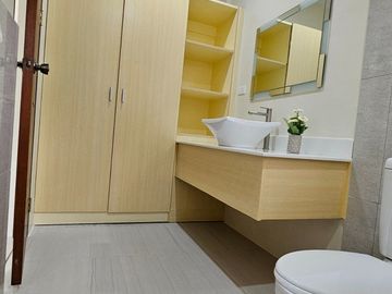 5 Bedroom House and Lot near Village Entrance, Sun Valley Estates Antipolo City