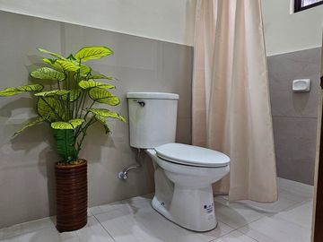 5 Bedroom House and Lot near Village Entrance, Sun Valley Estates Antipolo City