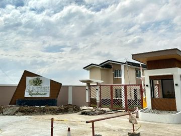 For Sale: Affordable Duplex House and Lot in Naic , Cavite