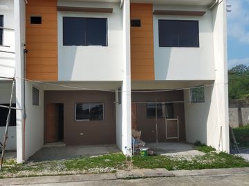For Sale 2 Bedroom Townhouse Complete in Lawa, Calamba City, Laguna