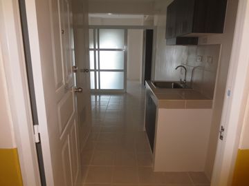 Tagaytay : One Bedroom Condo Overlooking Taal Lake with Parking