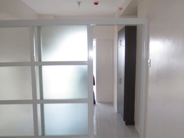 Tagaytay : One Bedroom Condo Overlooking Taal Lake with Parking