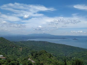 Tagaytay : One Bedroom Condo Overlooking Taal Lake with Parking