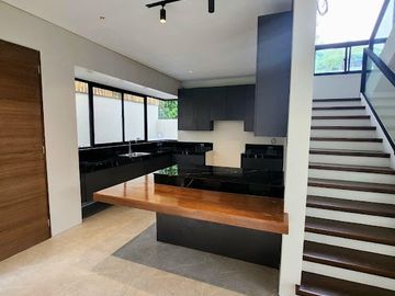 ☆TWO-STOREY HOUSE AND LOT FOR SALE IN PARAÑAQUE☆