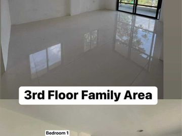 3 STOREY TOWNHOUSE NEAR SM AND ROBINSON DASMARINAS