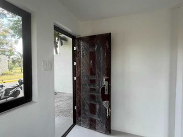 3 STOREY TOWNHOUSE NEAR SM AND ROBINSON DASMARINAS
