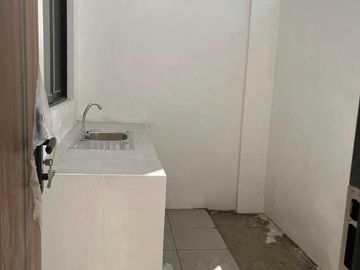 3 STOREY TOWNHOUSE NEAR SM AND ROBINSON DASMARINAS