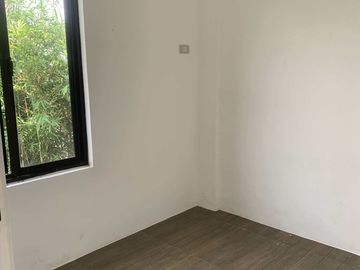 Ready for Occupancy 3 bedrooms complete turn over
