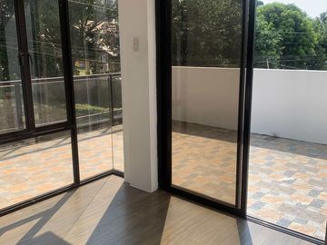 Ready for Occupancy 3 bedrooms complete turn over