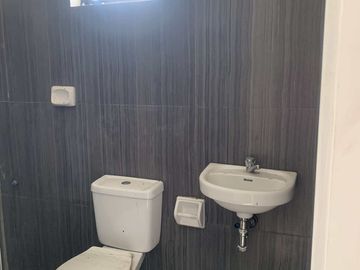 Ready for Occupancy 3 bedrooms complete turn over