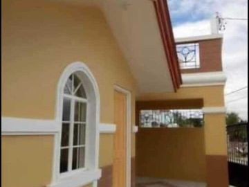 4 Bedrooms with 2 Toilet and Bath House And Lot in Dasmarinas Cavite