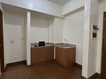 1 Bedroom Lease To Own In Palm Beach West In Pasay Near Mall Of Asia