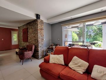 VENTA DE CASA EN Malvinas Argentinas