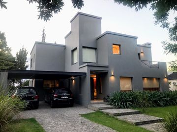 VENTA DE CASA EN Malvinas Argentinas