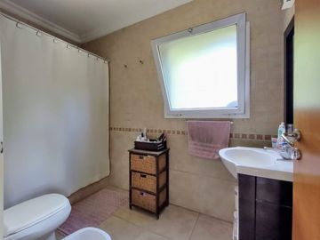 VENTA DE CASA EN Malvinas Argentinas