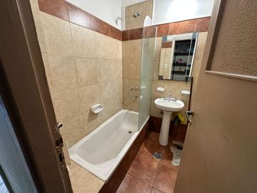 Venta de departamento dos ambientes en Caballito