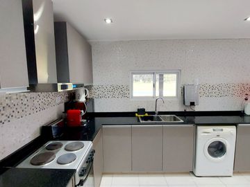 CASA EN VENTA - PRADOS DE LA VEGA ABASTO LA PLATA