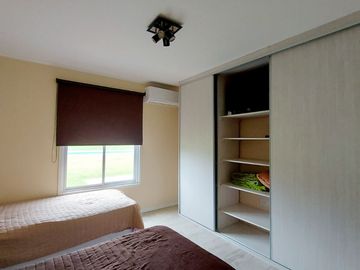CASA EN VENTA - PRADOS DE LA VEGA ABASTO LA PLATA