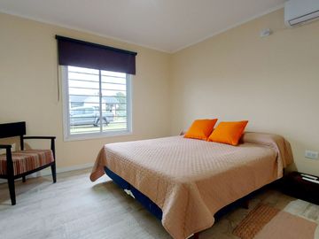CASA EN VENTA - PRADOS DE LA VEGA ABASTO LA PLATA