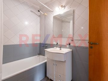 DPTO 3 AMBIENTES FLORESTA CON PILETA