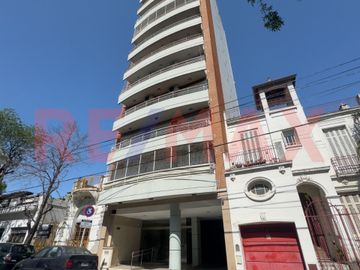 DPTO 3 AMBIENTES FLORESTA CON PILETA