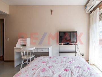 DPTO 3 AMBIENTES FLORESTA CON PILETA