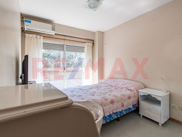 DPTO 3 AMBIENTES FLORESTA CON PILETA
