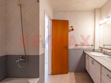 DPTO 3 AMBIENTES FLORESTA CON PILETA