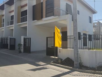 3 Bedrooms Near Metro Manila Molino 7 Bacoor Cavite