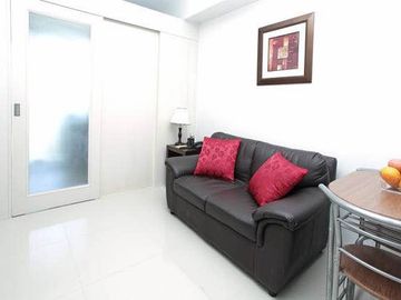 Sea residences 1bedroom with balcony and parking for sale
