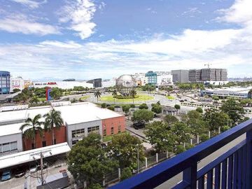 Sea residences 1bedroom with balcony and parking for sale