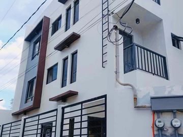 Townhouse in Antipolo with mountain view