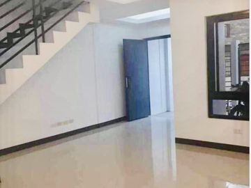 Townhouse in Antipolo with mountain view