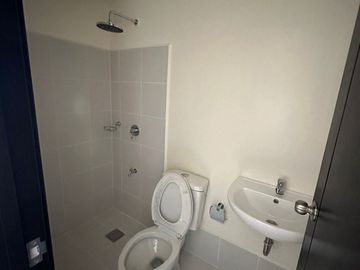 300k DP Lipat Agad Rush Sale 1 Bedroom Rent to Own Condo in Pasig near BGC NAIA