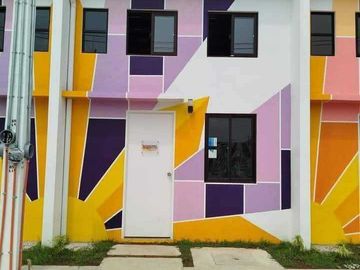 2 Bedroom townhouse No Equity ,No down payment,lipat bahay agad upon approval