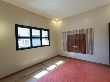 BRAND NEW TWO-STOREY HOUSE AND LOT FOR SALE IN BF RESORT VILLAGE LAS PIÑAS CITY