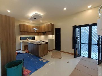 BRAND NEW TWO-STOREY HOUSE AND LOT FOR SALE IN BF RESORT VILLAGE LAS PIÑAS CITY