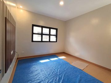 BRAND NEW TWO-STOREY HOUSE AND LOT FOR SALE IN BF RESORT VILLAGE LAS PIÑAS CITY
