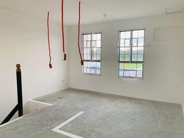 2 BEDROOMS TOWNHOUSE WITH SOLAR PANEL