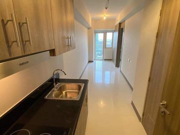 For Sale: 1BR WITH BAL CONDO RENT TO OWN RFO IN SHORE3 RESIDENCES MALL OF ASIA