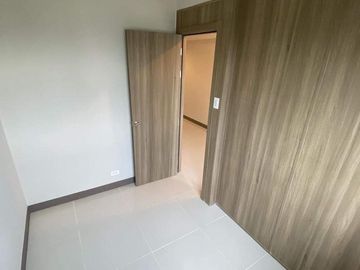 For Sale: 1BR WITH BAL CONDO RENT TO OWN RFO IN SHORE3 RESIDENCES MALL OF ASIA