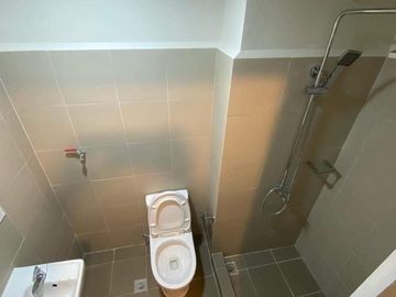 For Sale: 1BR WITH BAL CONDO RENT TO OWN RFO IN SHORE3 RESIDENCES MALL OF ASIA