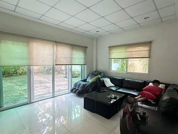 Glamour House 4 Bedroom for Sale in Ayala Alabang Muntinlupa