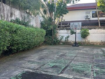Glamour House 4 Bedroom for Sale in Ayala Alabang Muntinlupa