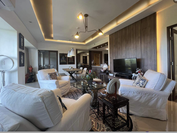 Rare find 3 Bedroom penthouse in Kasa Luntian Tagaytay City