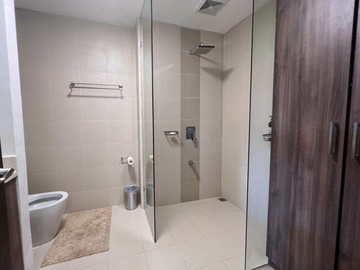 Rare find 3 Bedroom penthouse in Kasa Luntian Tagaytay City